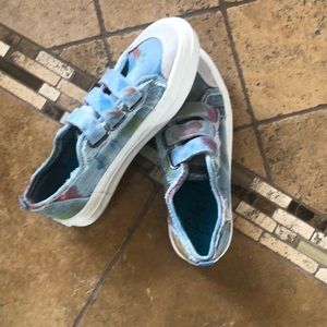 Blowfish brand Velcro Tie dye tennis shoes!